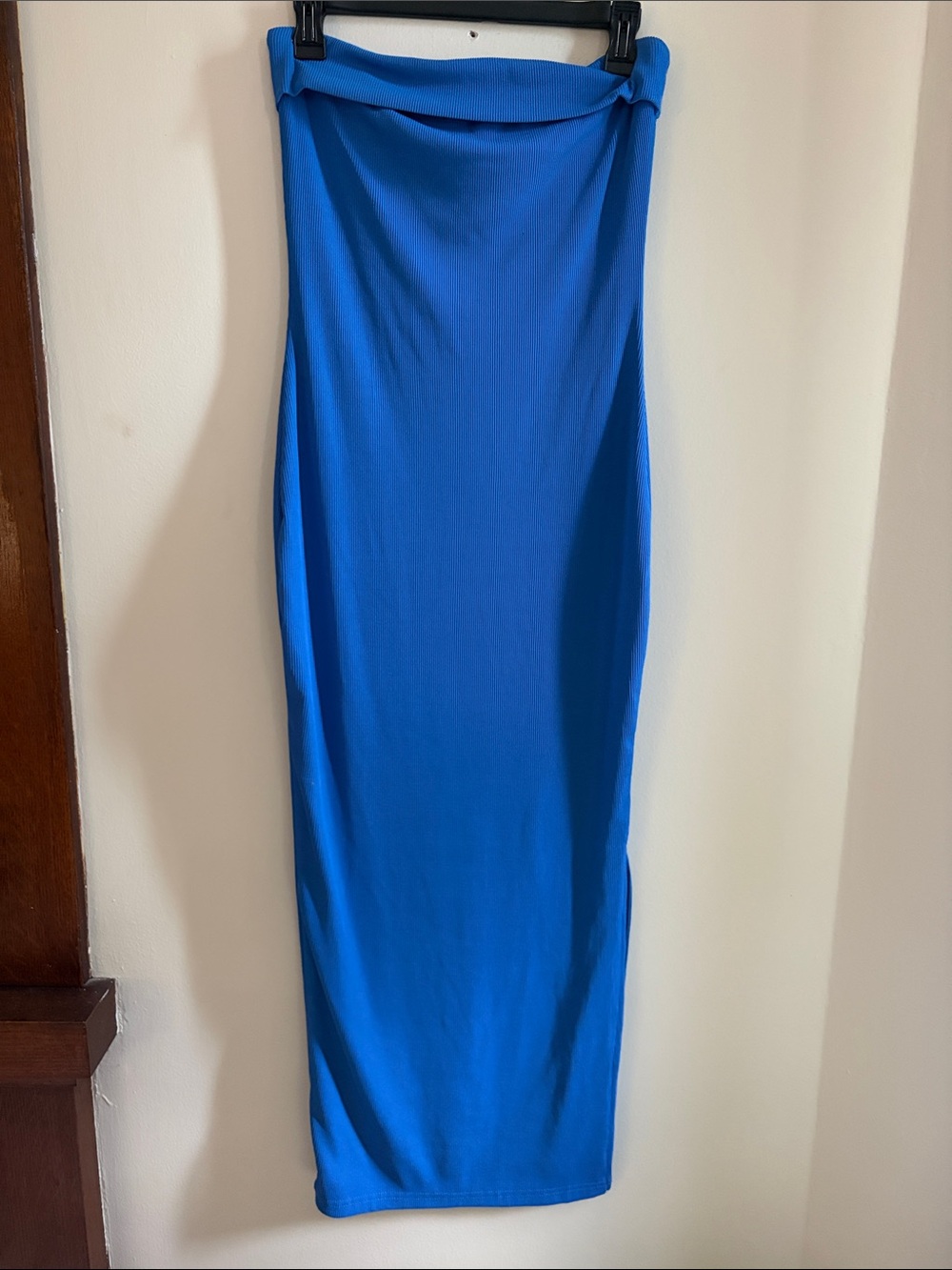 Elegant Strapless Maxi Dress in Vivid Blue
